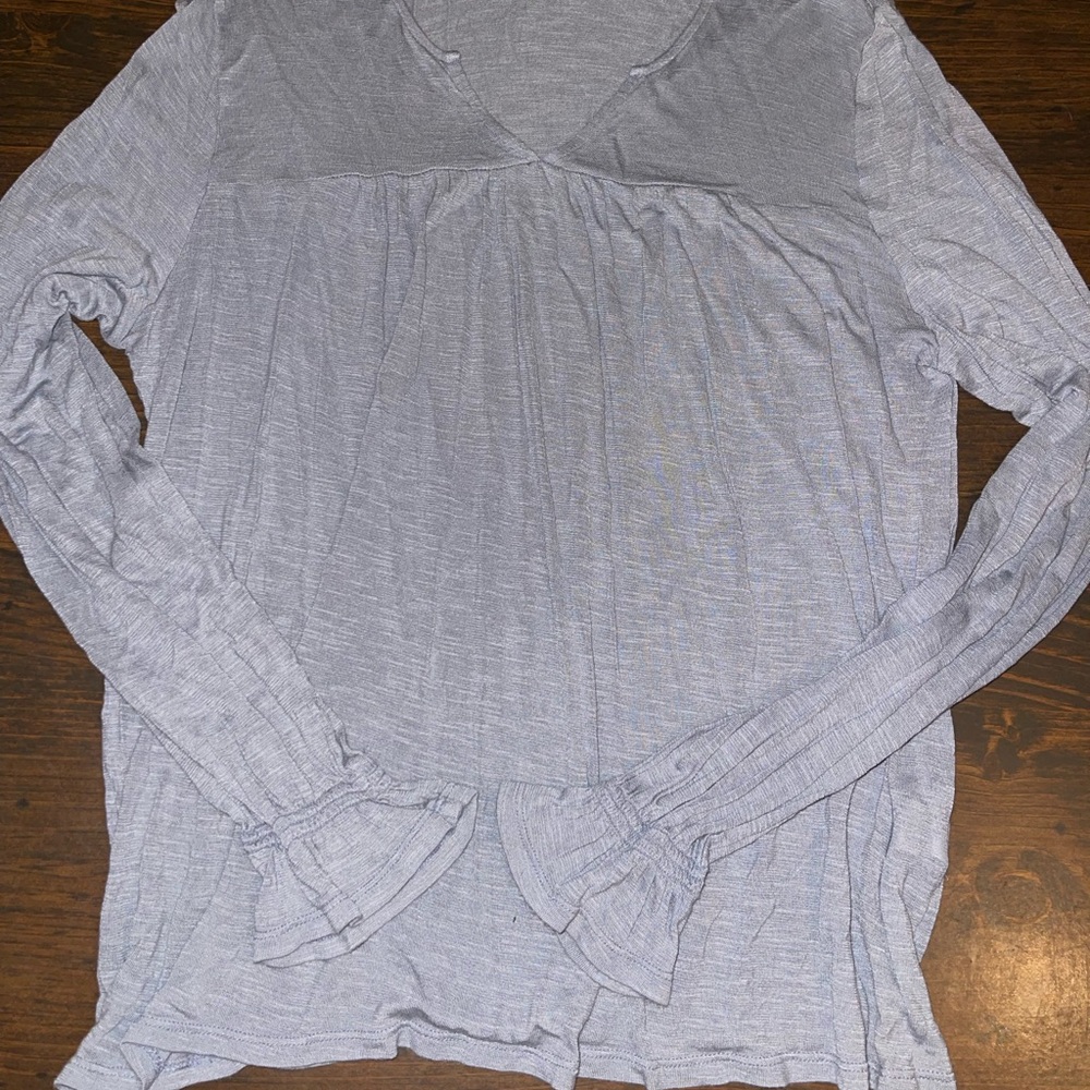 Light weight long sleeve blouse